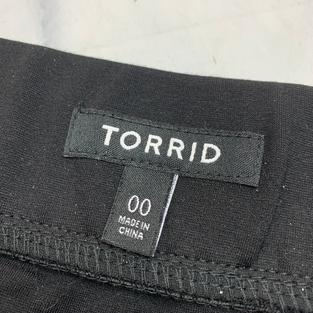 Torrid Runway Collection Black Lattice Ponte Skirt - Picture 5 of 8
